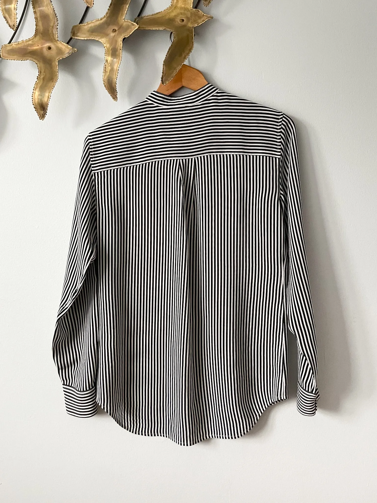 Equipment Femme Black White Stripe 100% Silk Slim Signature Shirt - XS/S